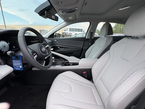 New 2026 Hyundai Elantra Limited FWD image 9