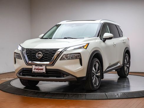 Used 2021 Nissan Rogue SL image 1