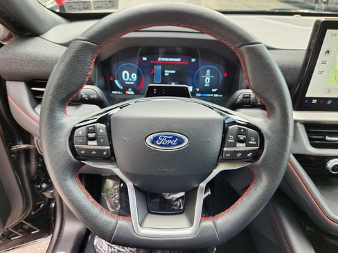 Used 2025 Ford Explorer ST-Line w/ ST-Line Street Pack AWD/4WD image 9