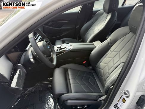 Used 2025 BMW 530i xDrive image 29