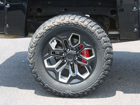 Used 2018 Chevrolet Silverado 1500 LTZ Z71 w/ LTZ Plus Package AWD/4WD image 13