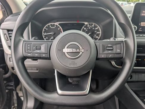 Used 2024 Nissan Rogue S FWD image 12