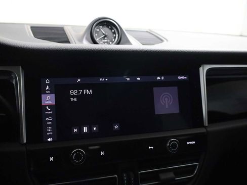 Used 2023 Porsche Macan Turbo image 32