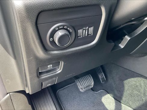 New 2026 Jeep Grand Cherokee Altitude AWD/4WD image 17