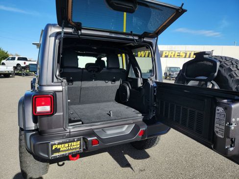 Used 2021 Jeep Wrangler Unlimited Rubicon w/ Xtreme Recon 35" Tire Package image 32