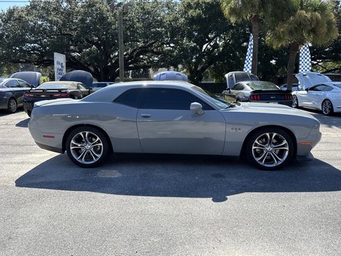 Used 2022 Dodge Challenger R/T image 6