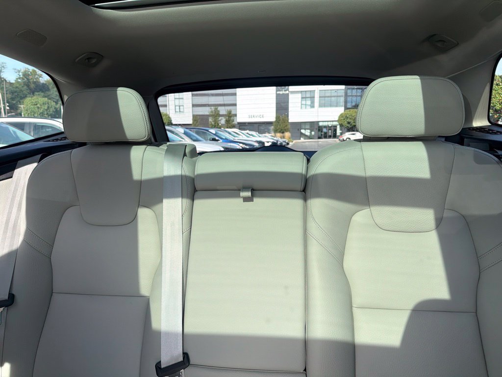 Certified 2025 Volvo XC60 T8 Plus w/ Climate Package AWD/4WD image 16