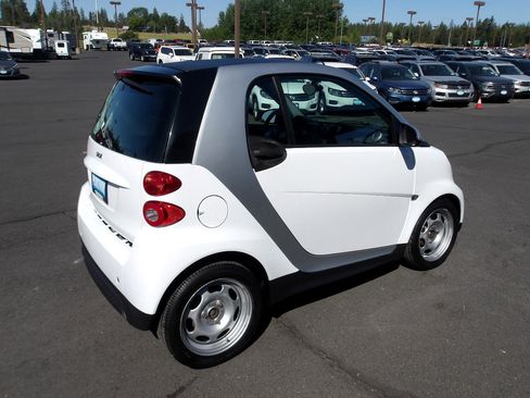 Used 2013 smart fortwo pure image 5