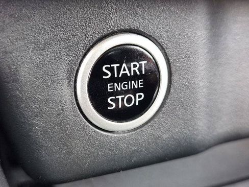 Certified 2022 Nissan Rogue SV FWD image 16