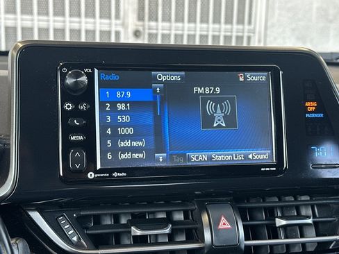 Certified 2018 Toyota C-HR XLE FWD image 17