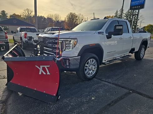 Used 2022 GMC Sierra 2500 SLE w/ SLE Value Package; image 4