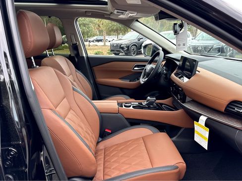 New 2026 Nissan Rogue Platinum image 14