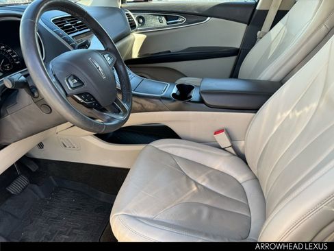 Used 2017 Lincoln MKX Reserve image 16