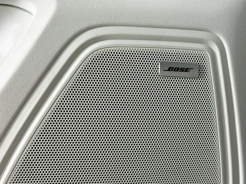 Certified 2025 Porsche Macan S image 25