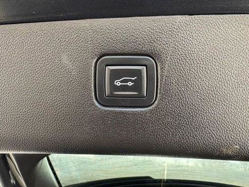 Used 2019 Chevrolet Blazer RS w/ Sun and Wheels Package image 12