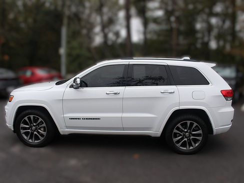 Used 2017 Jeep Grand Cherokee Overland image 5