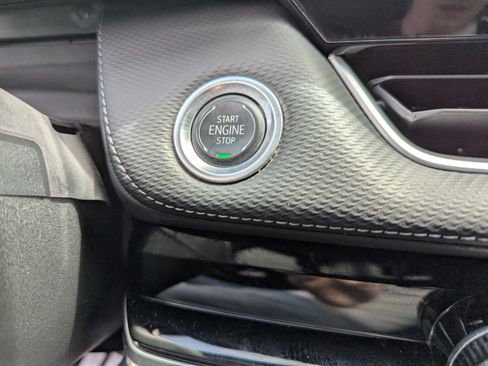 Certified 2025 Chevrolet Equinox LT AWD/4WD image 18