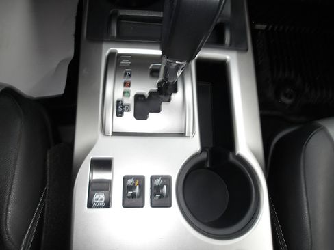 Used 2018 Toyota 4Runner SR5 Premium image 20