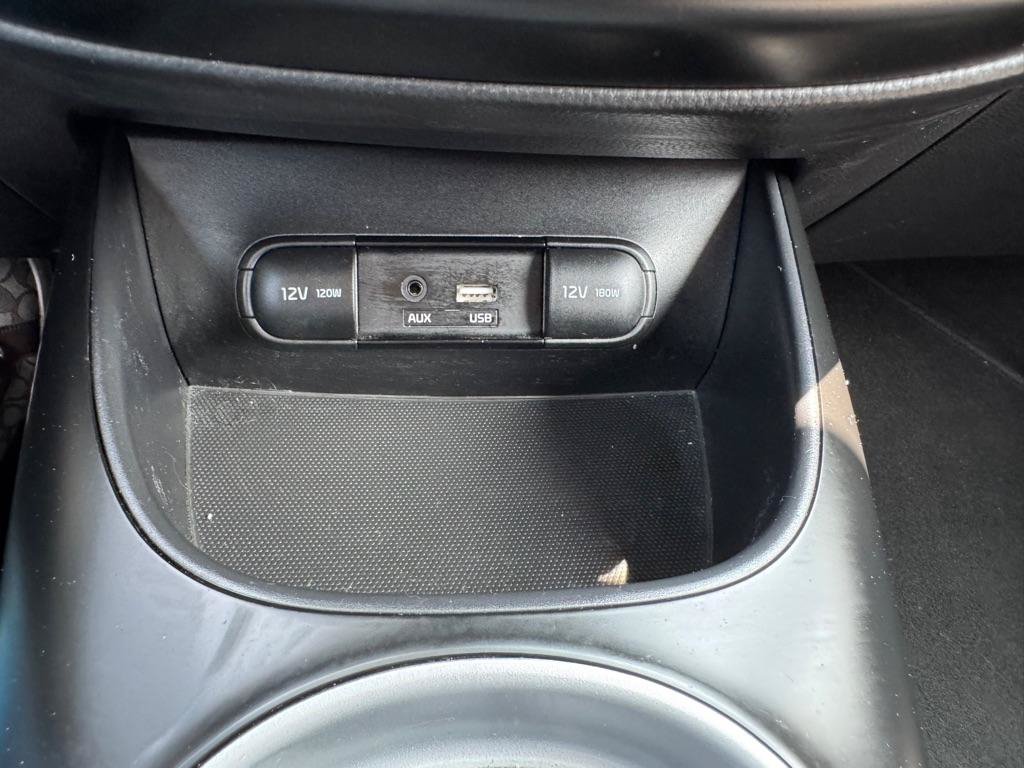Used 2019 Kia Soul FWD image 19