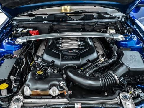 Used 2013 Ford Mustang GT Premium RWD image 28