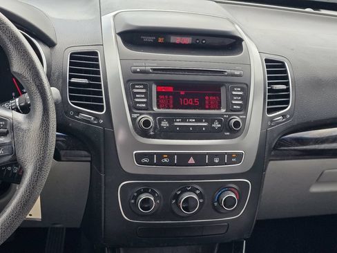 Used 2014 Kia Sorento LX FWD image 16