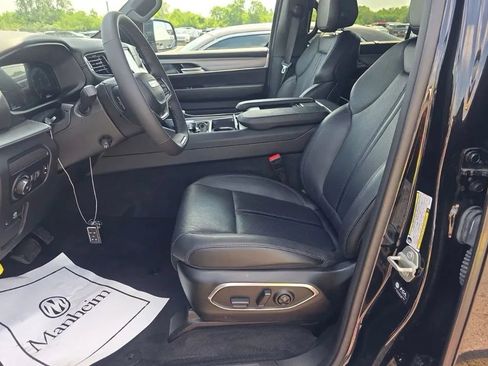 Used 2024 Jeep Wagoneer Series II w/ Convenience Group I AWD/4WD image 10