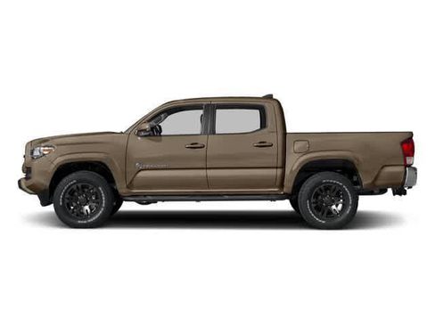 Used 2018 Toyota Tacoma SR5 RWD image 3