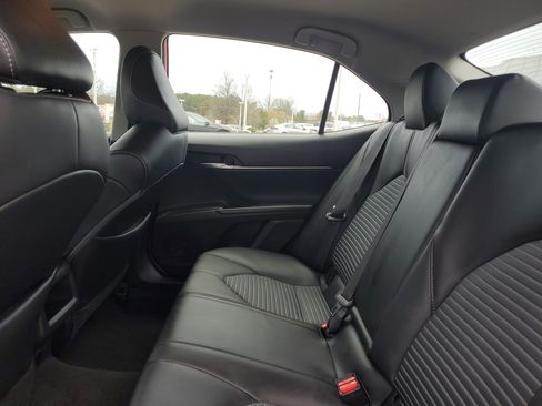 Used 2024 Toyota Camry SE image 10