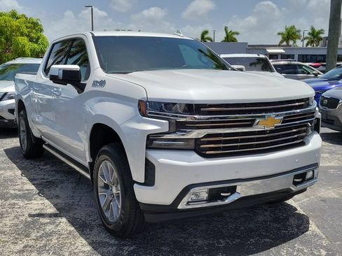 Used 2020 Chevrolet Silverado 1500 High Country w/ Technology Package RWD image 2