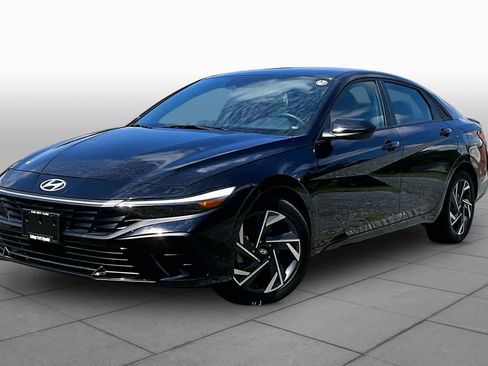Used 2025 Hyundai Elantra Sport FWD image 1