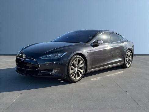 Used 2015 Tesla Model S 70D image 14