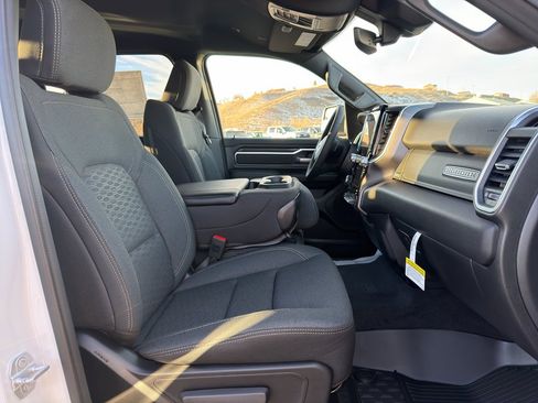 New 2026 RAM 1500 Big Horn AWD/4WD image 33