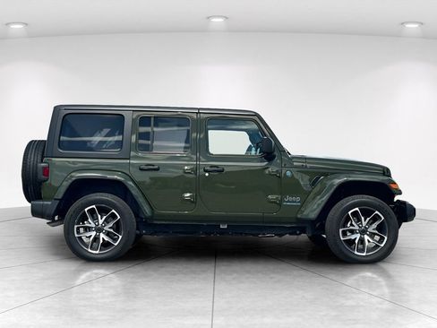 Used 2024 Jeep Wrangler Unlimited AWD/4WD image 7