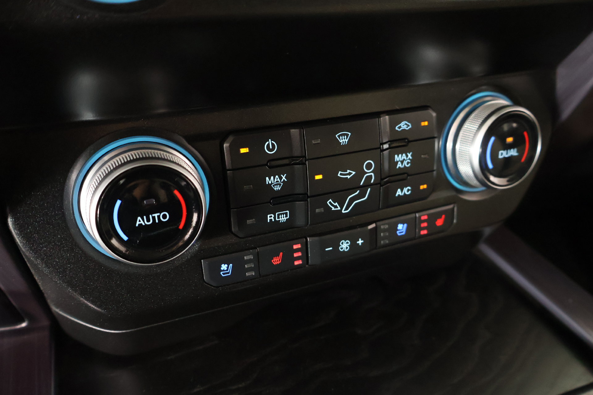 Used 2020 Ford F250 Limited w/ FX4 Off-Road Package AWD/4WD image 8