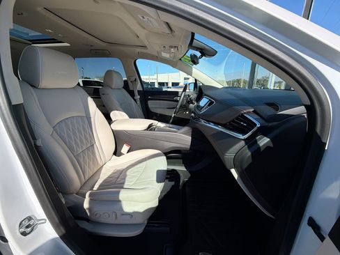 Used 2023 Buick Enclave Avenir w/ Avenir Technology Package image 30