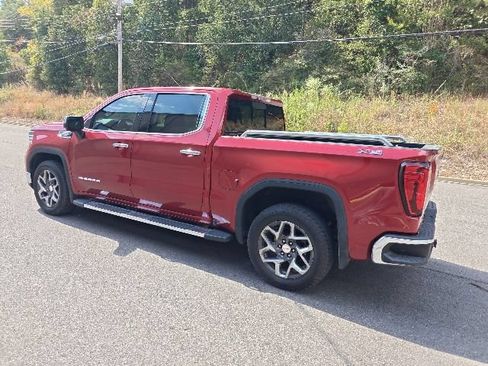 Used 2022 GMC Sierra 1500 SLT AWD/4WD image 5