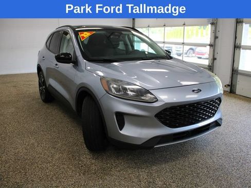 Used 2022 Ford Escape SE w/ SE Sport Appearance Package AWD/4WD image 8