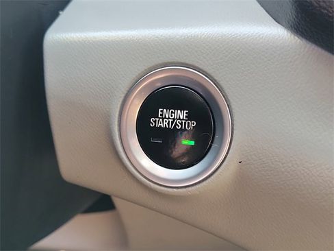 Used 2019 GMC Terrain SLT w/ Preferred Package image 13