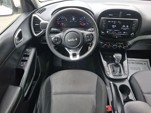 Used 2022 Kia Soul LX FWD image 23