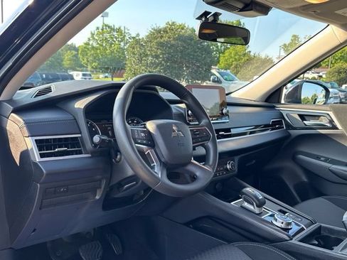 Used 2022 Mitsubishi Outlander ES FWD image 16