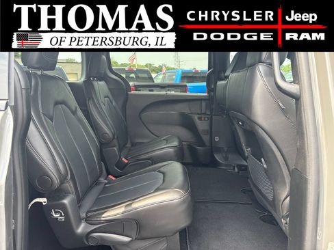Used 2024 Chrysler Pacifica Touring-L w/ S Appearance Package FWD image 25