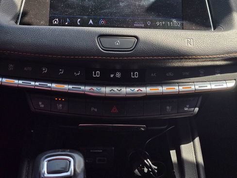 Used 2019 Cadillac XT4 Premium Luxury AWD/4WD image 17