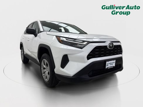 Used 2023 Toyota RAV4 LE FWD image 13