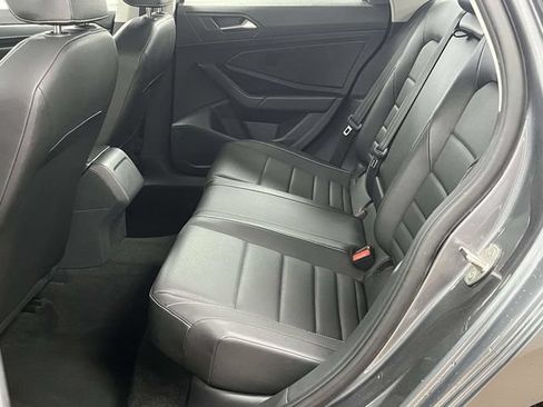 Used 2024 Volkswagen Jetta SE FWD image 16