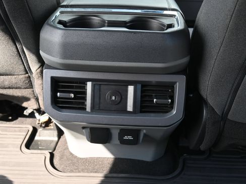 Used 2024 Ford F250 XLT AWD/4WD image 19