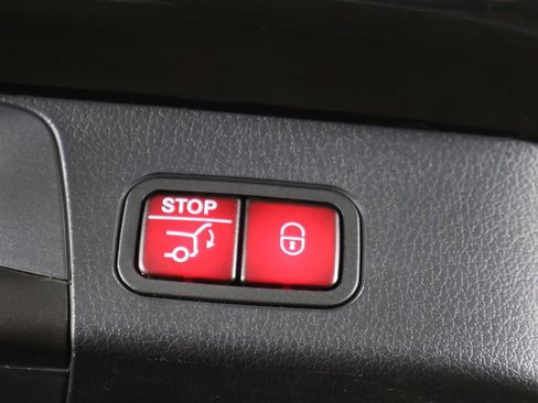 Used 2023 Mercedes-Benz GLB 250 4MATIC image 21