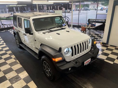 Used 2023 Jeep Wrangler Unlimited Sport AWD/4WD image 16