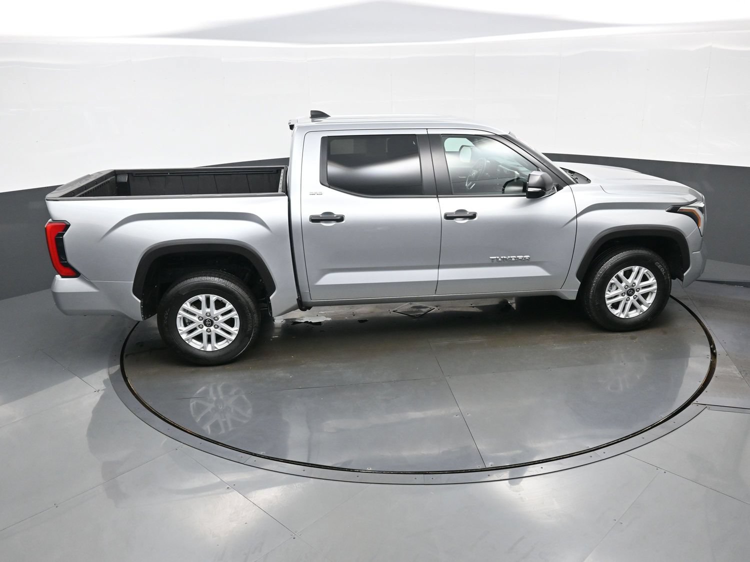 Used 2025 Toyota Tundra SR5 w/ SR5 Convenience Package AWD/4WD image 42