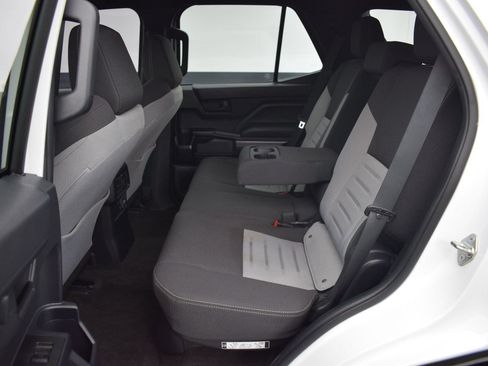 Used 2025 Toyota 4Runner TRD Off-Road AWD/4WD image 13