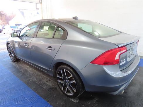 Used 2018 Volvo S60 T5 Dynamic w/ Vision Package image 10